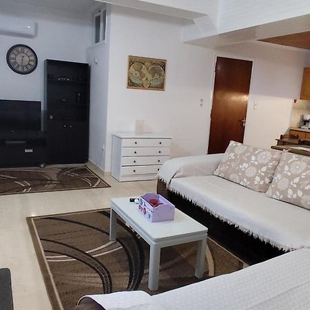Kirra Ευρύχωρο Και Άνετο Διαμέρισμα Στην Ιτέα Joanna'S Apartment מראה חיצוני תמונה